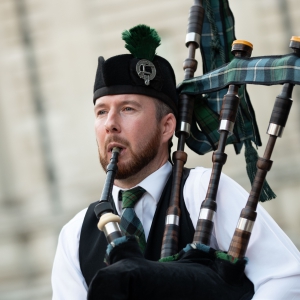 Britains South East Bagpiper | Bagpipe Player London | Alive Network